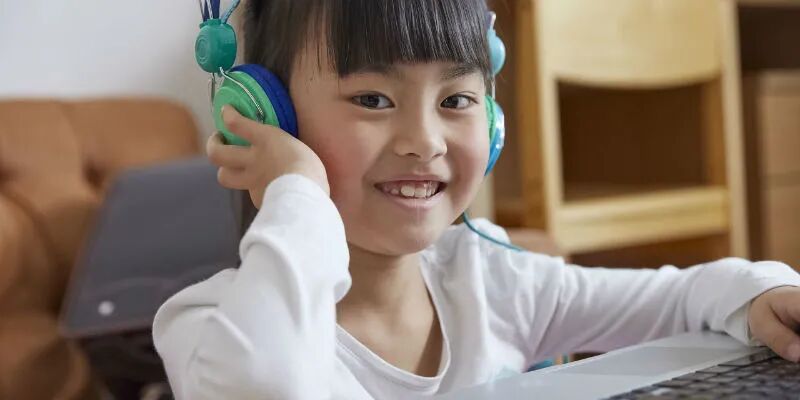 网易有道首推中国青少版《幸福课》，向全国班主任免费赠送