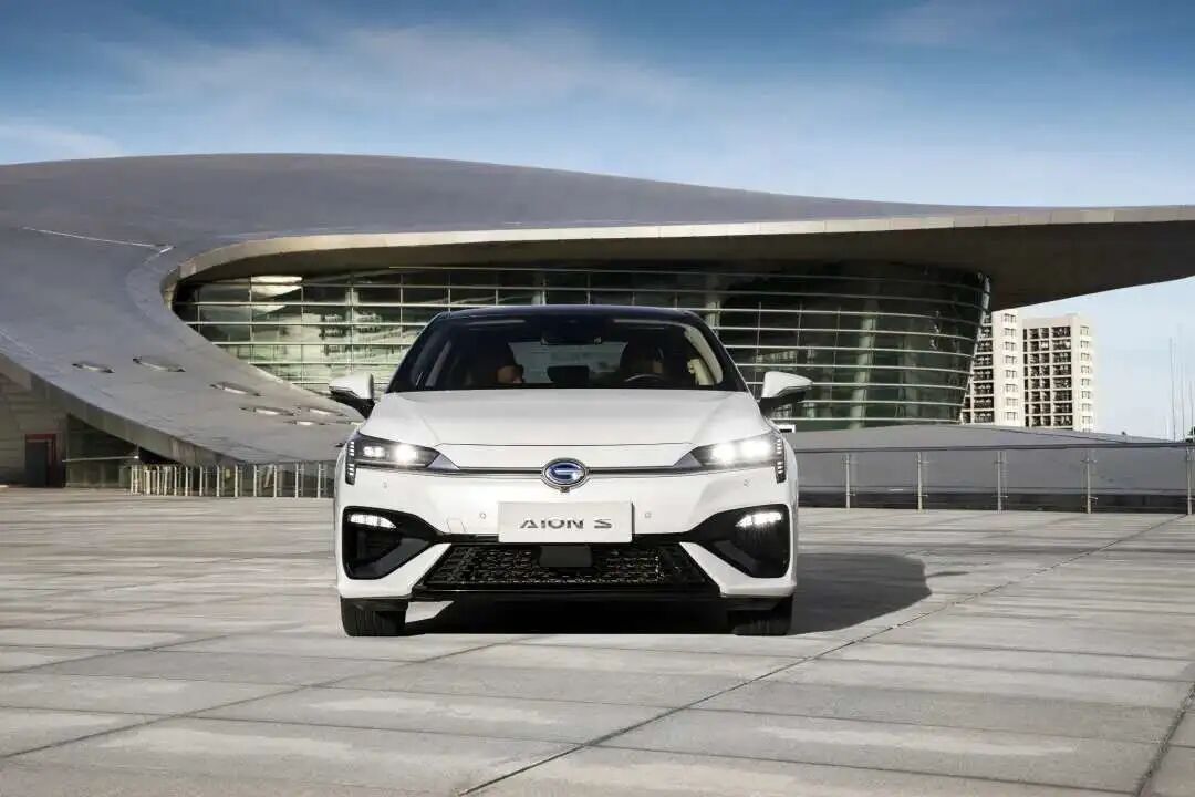 纯电轿车竞争加剧 广汽埃安S再升级破局私人消费市场