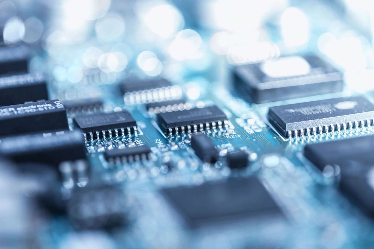 集成电路板块再迎新政，专家称财税减免政策是良药