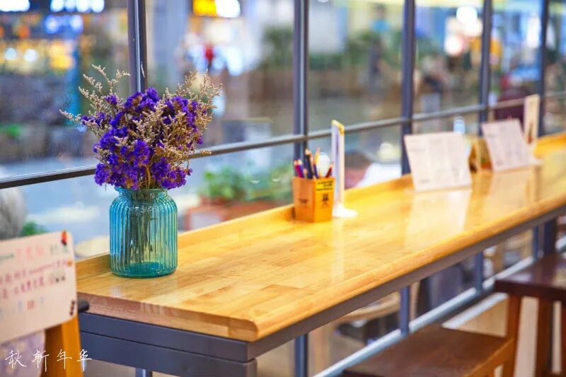 商务部等7部门联合发文鼓励小店经济：放宽临时外摆限制、探索消费券支持小店发展