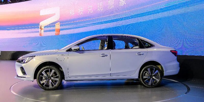 ER6上市荣威以R标三战高端 高层称十年后才知谁“最终胜出”