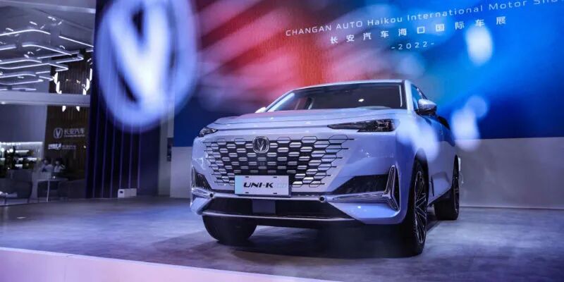 长安UNI-K iDD开启预售 自主车企混动竞争全面展开