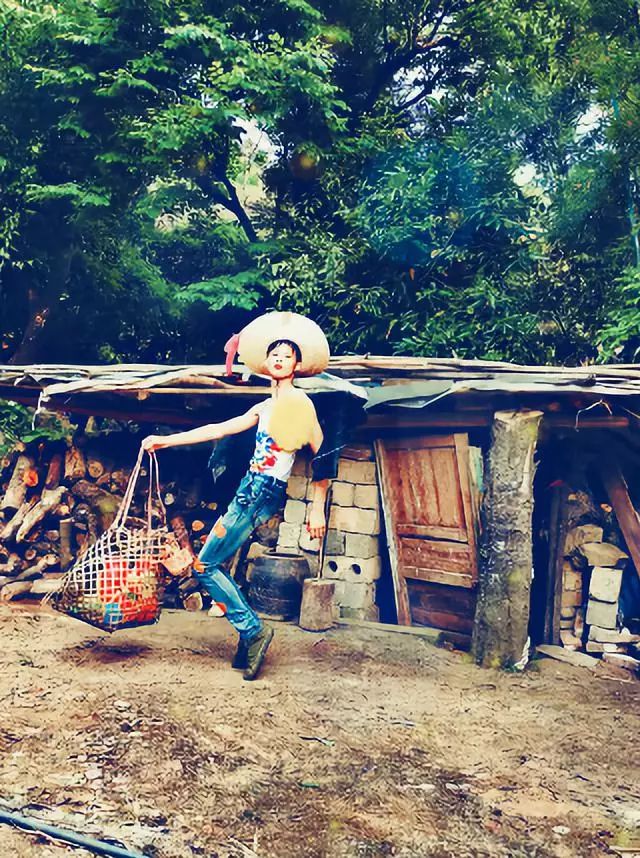 中國「鄉村超模」時尚走秀，驚艷200萬網友：這氣場不輸维多利亚的秘密！ 時尚 第4張