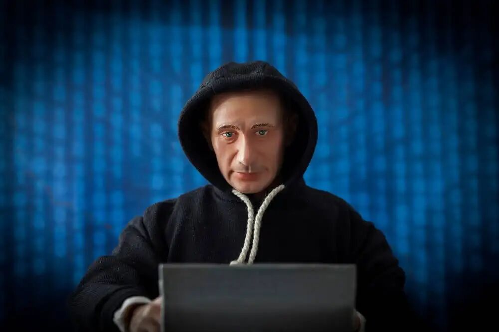 英国军情第六处处长：我们将像精通俄语一样精通Python