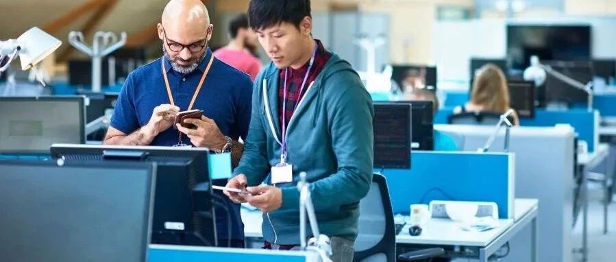 科技投资创新高，英企急缺开发者；中国电信业去年收入1.47万亿元；Edge浏览的IE兼容到2029年；