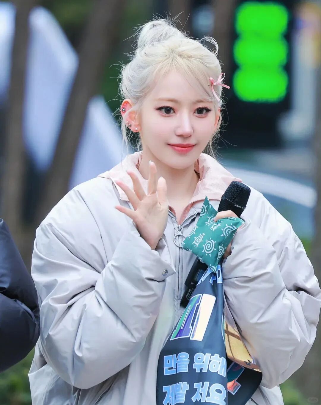 夏季染发指南,这三个颜色让你白到发光!