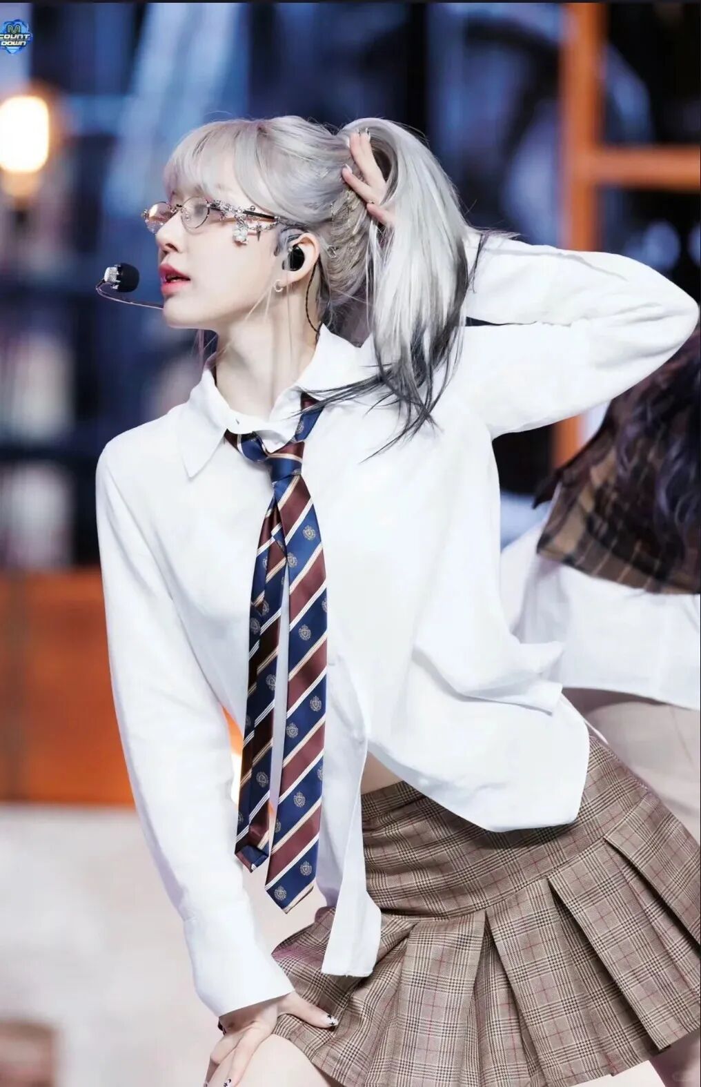 夏季染发指南,这三个颜色让你白到发光!