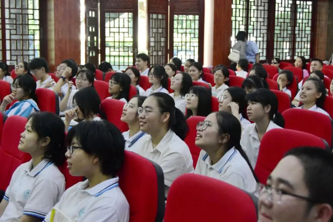 海南中學東坡學校_海南東坡學校地址_海南東坡學校初中部老師名單