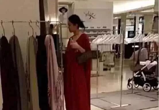 王菲48岁产子_王菲产子是真的吗今日新闻头条_王菲产子照片