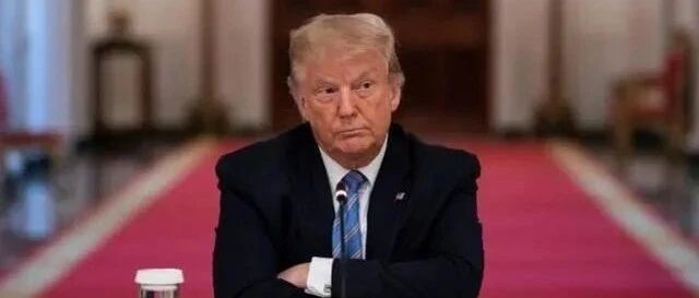 美民主党想让总统下台 特朗普欲赦免自己？