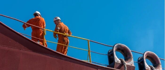 烫手！三副工资暴涨76%，中国船员太贵？