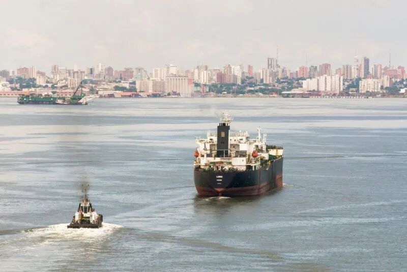 2023-01-04T213941Z_878067295_RC201X9GYZ7L_RTRMADP_3_VENEZUELA-CHEVRON-DREDGING-800x535.jpg