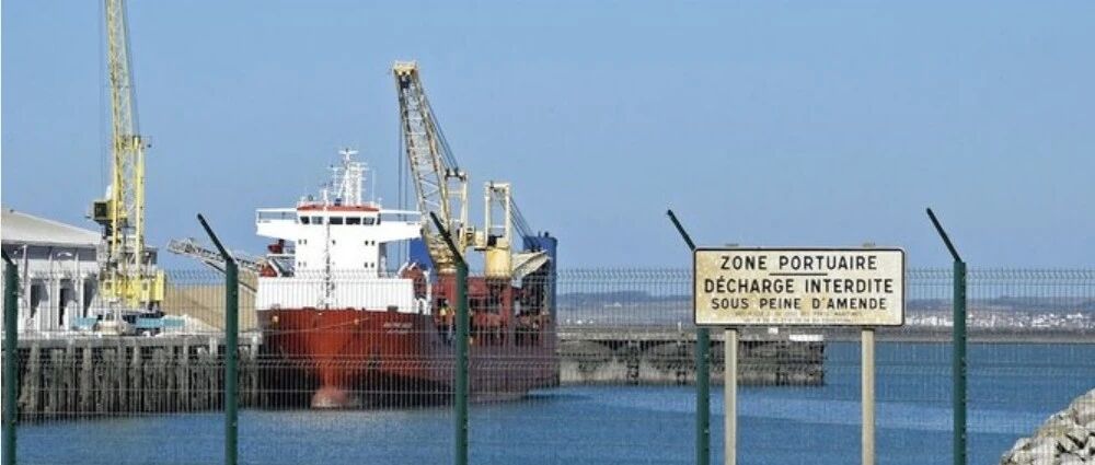 制裁升级！俄罗斯货船成“围剿”对象，法国已扣留一艘！