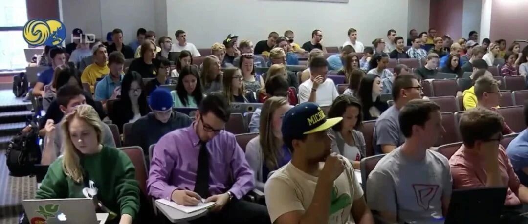 美国对留学生下“逐客令”：只上网课必须离境