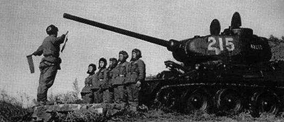 见龙在野──解放军装甲兵团传奇