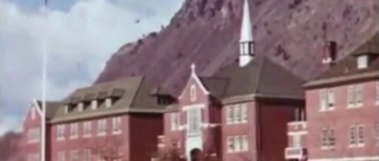 虐待、性侵......是谁合谋炮制加拿大寄宿学校悲剧？