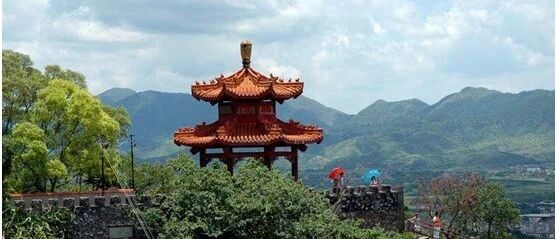 喝不到秋天第一杯奶茶，就去爬秋天第一座山！