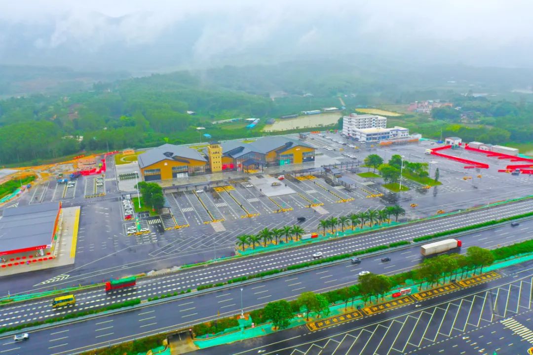 华丽蜕变梁金山服务区重启一跃成为全省最大侨乡文化特色服务区