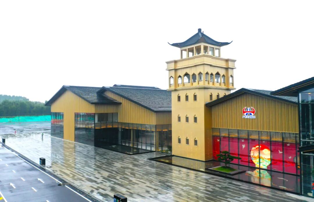 华丽蜕变梁金山服务区重启一跃成为全省最大侨乡文化特色服务区