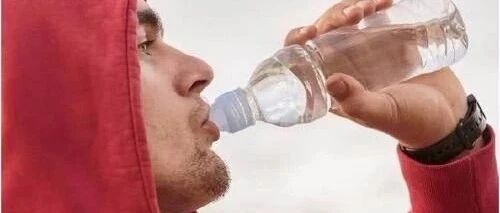 喝水能否降低血液黏稠度？