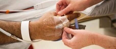 如何看待骨髓移植治疗血液疾病?