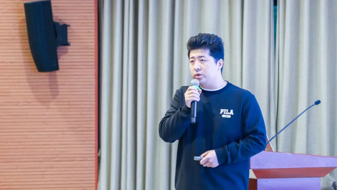 汇报教师:数学——赵洲平汇报题目:立足数学本质,落实核心素养汇报