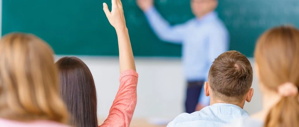 定了！教育部：2021年英语教师工资上调！有这个证书的优先！