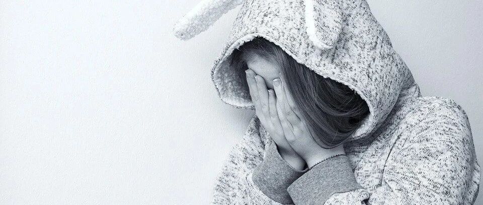 女老师半夜“发错”消息到家长群,还没等撤回,家长直言：下岗吧