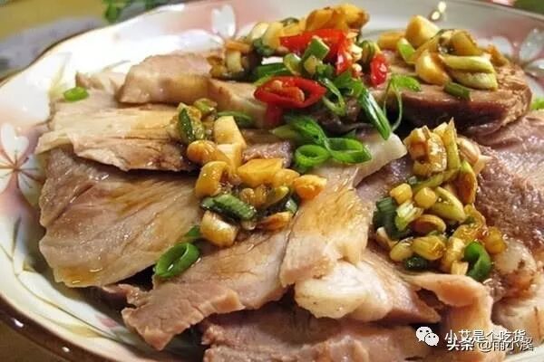 白切肉的正宗做法 “白切肉”的正宗做法，一看就会，肉质美味细嫩，怎么吃都不腻