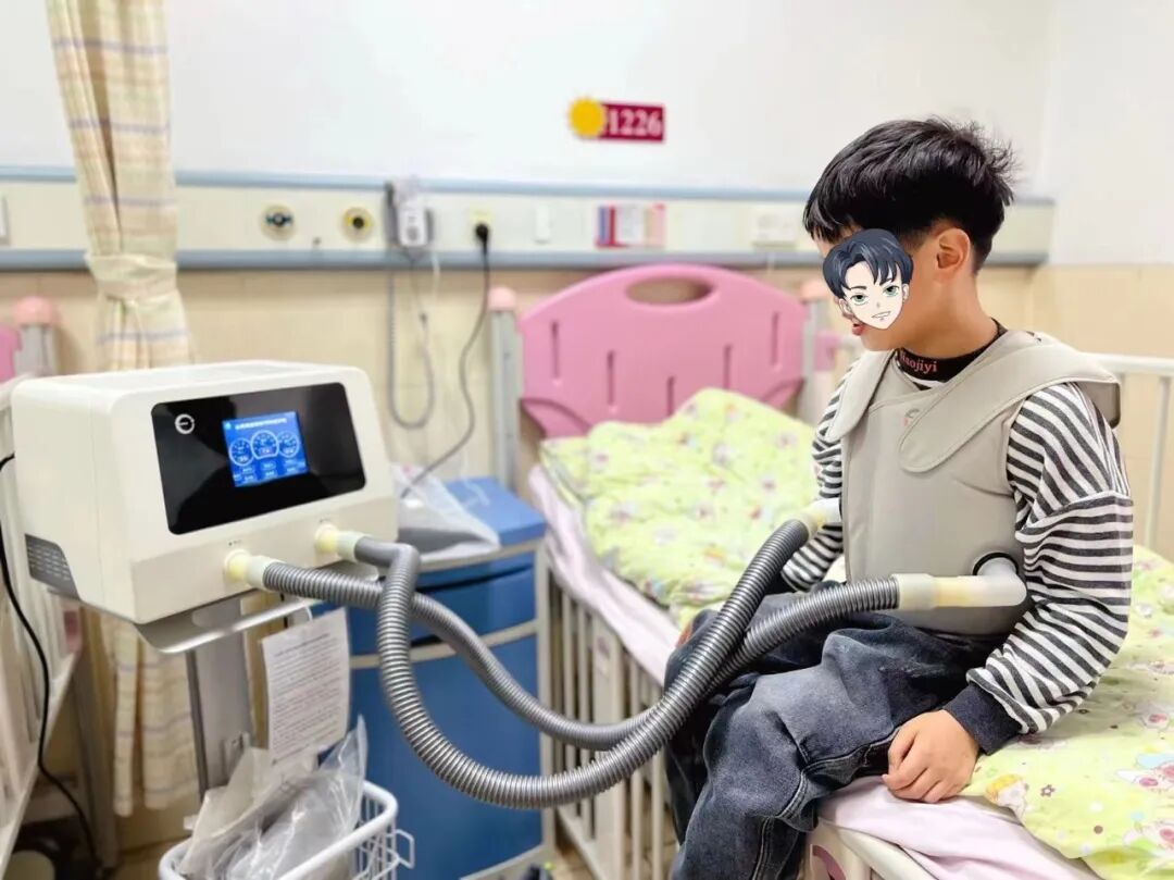 为什么用震动排痰市六院儿科振动“小背心”，助力排痰更轻松！_https://www.jmylbn.com_新闻资讯_第7张