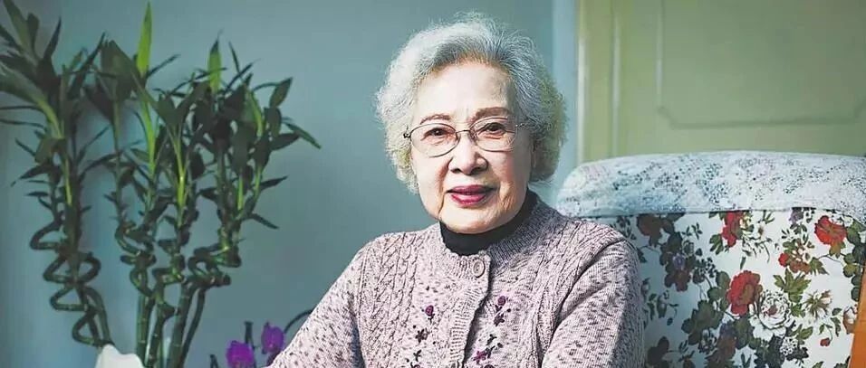 快满100岁的“国宝级”艺术家：美了一个世纪，誓将优雅进行到底