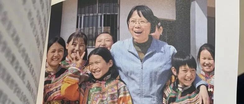 张桂梅被写进《中华人民共和国简史》！网友3字留言刷屏……