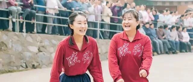 《你好，李焕英》虐哭上亿人：贾玲一句话揭露，成人世界的扎心真相