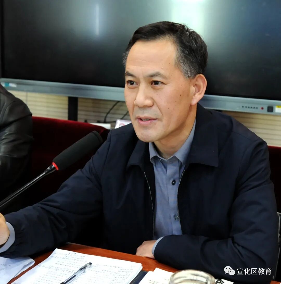 宣化区政府党组副书记张国庆结合当前国内外疫情形势,国家省市区的