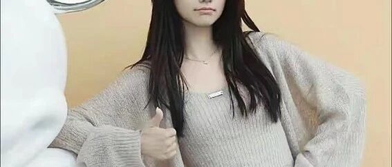 姜佩瑶,看了她才知道什么叫标致,有颜有腿有身材,好适合当老婆