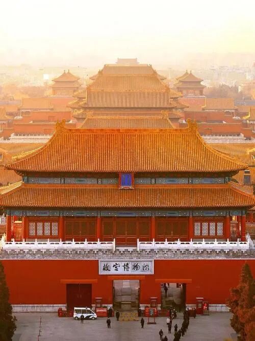 北京故宫,又称紫禁城,是明清两代的皇家宫殿,也是世界建筑史上的璀璨