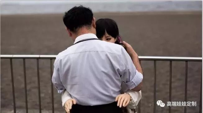 日本人拿中国孩子做实验一个日本男人和实体娃娃的生活插图2