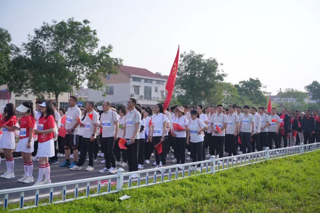fea52dfa852eef76f15ccc27fd93e04.jpg