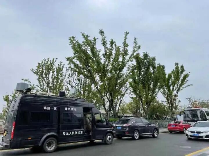 黑飛？亂飛？讓你飛不起來！全國首次特警無人機反制紅藍對抗比測開幕的圖3