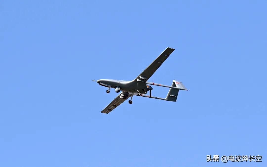 吉爾吉斯斯坦選擇了土耳其TB-2察打一體無人機的圖4