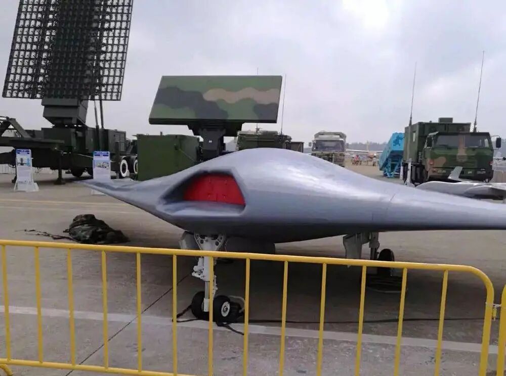 浅析中国研制的几款隐身无人机最新进展的图11