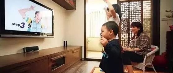 用电视哄孩子，简直是实力坑娃！