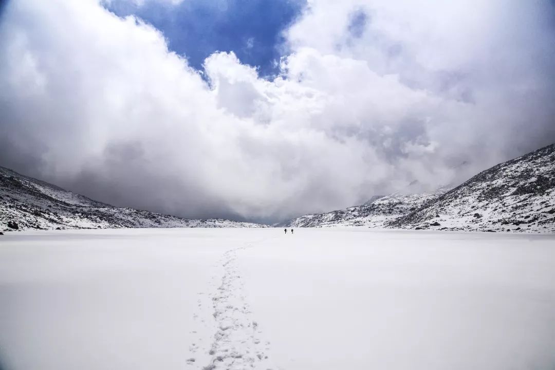 神山、冰川、雪蓮……這可能是風景最全的新疆徒步線路 歷史 第26張