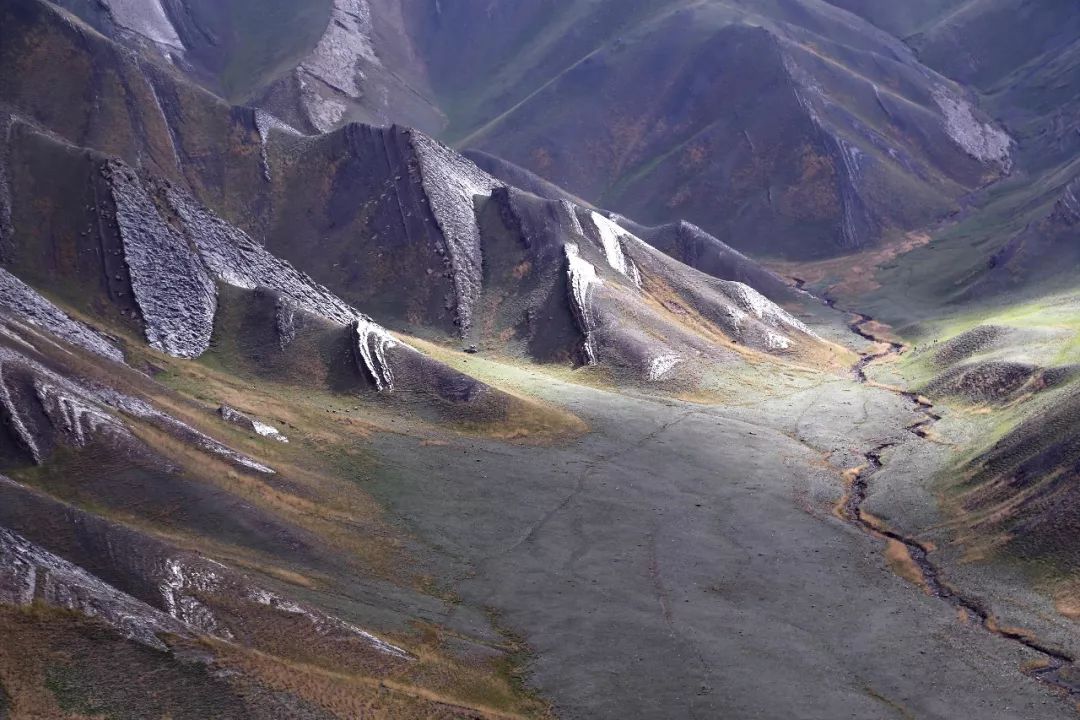 神山、冰川、雪蓮……這可能是風景最全的新疆徒步線路 歷史 第24張