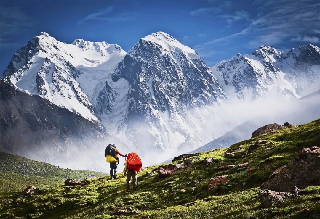 神山、冰川、雪蓮……這可能是風景最全的新疆徒步線路 歷史 第5張
