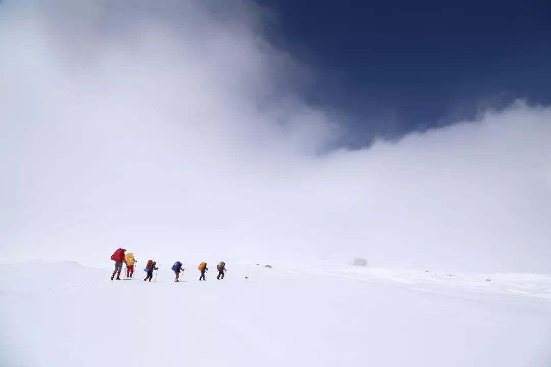 神山、冰川、雪蓮……這可能是風景最全的新疆徒步線路 歷史 第28張