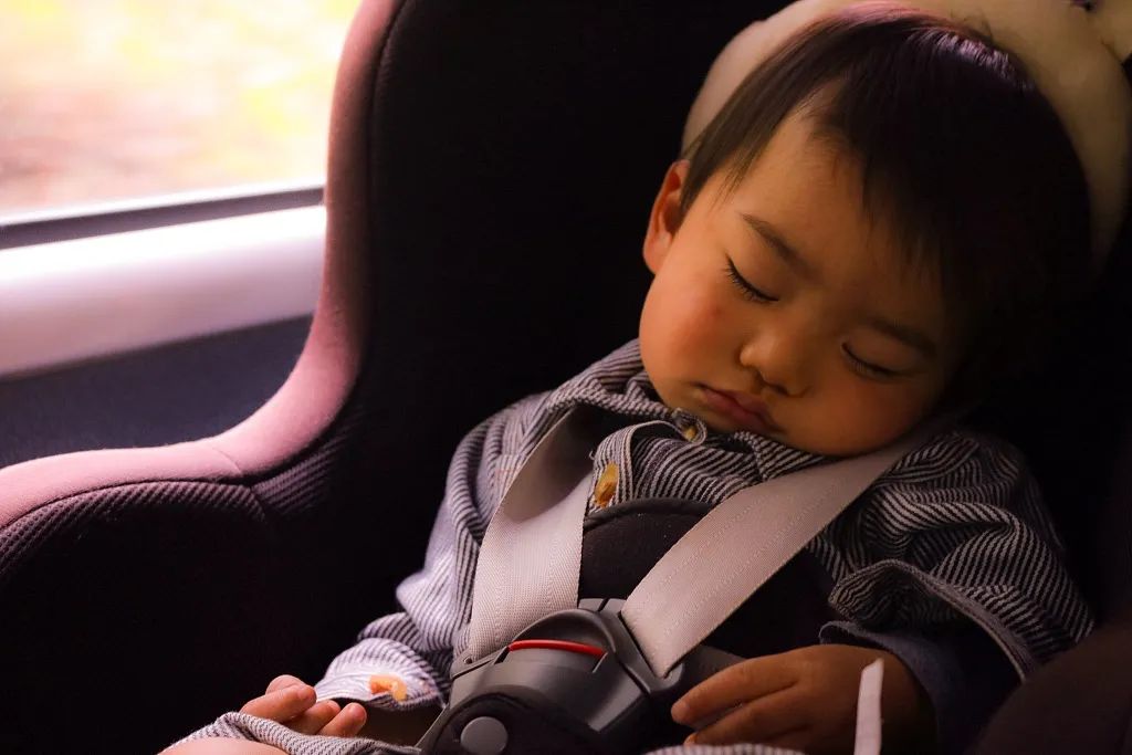 杭州3歲女娃被鎖車內,哭到滿身大汗!媽媽居然還在…夏天到了,這件事可馬虎不得 親子 第12張