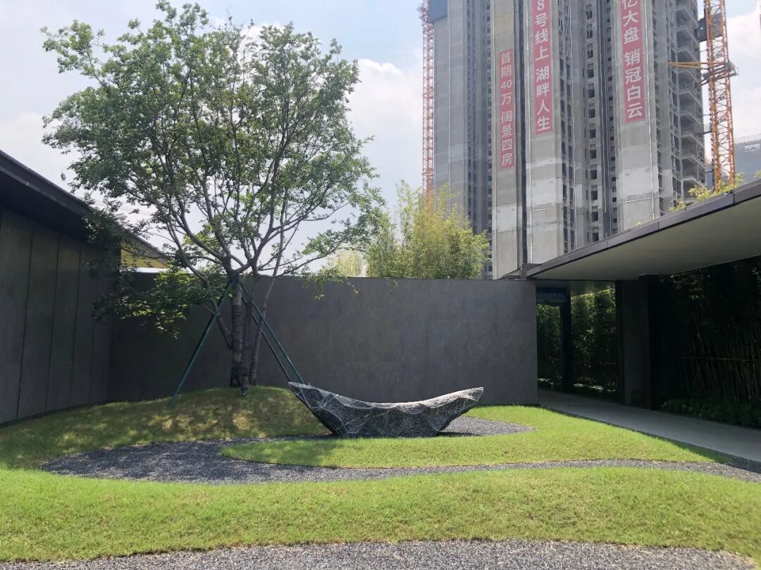 白云亭岗站：越秀天悦云湖、品实云湖花城该怎么样选？