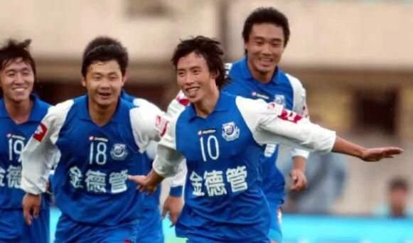 “中國梅西”宣布退役 ，曾距離留洋一步之遙（梅西宣布退役了嗎知乎）