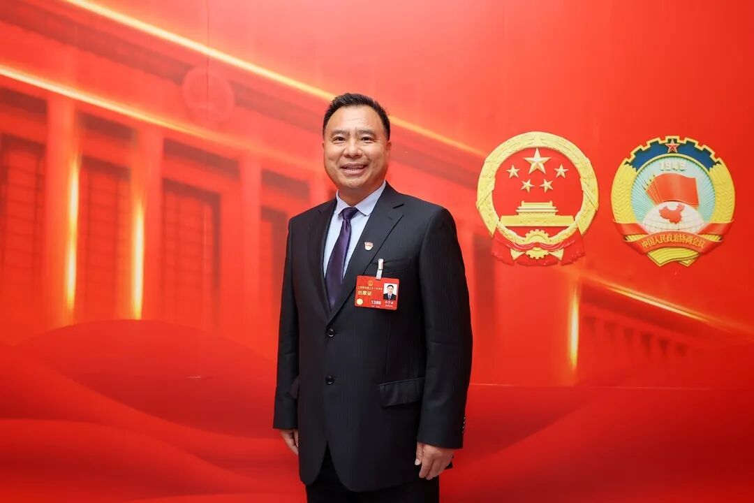 全国人大代表李学武建议尽快将牡丹评定为国花